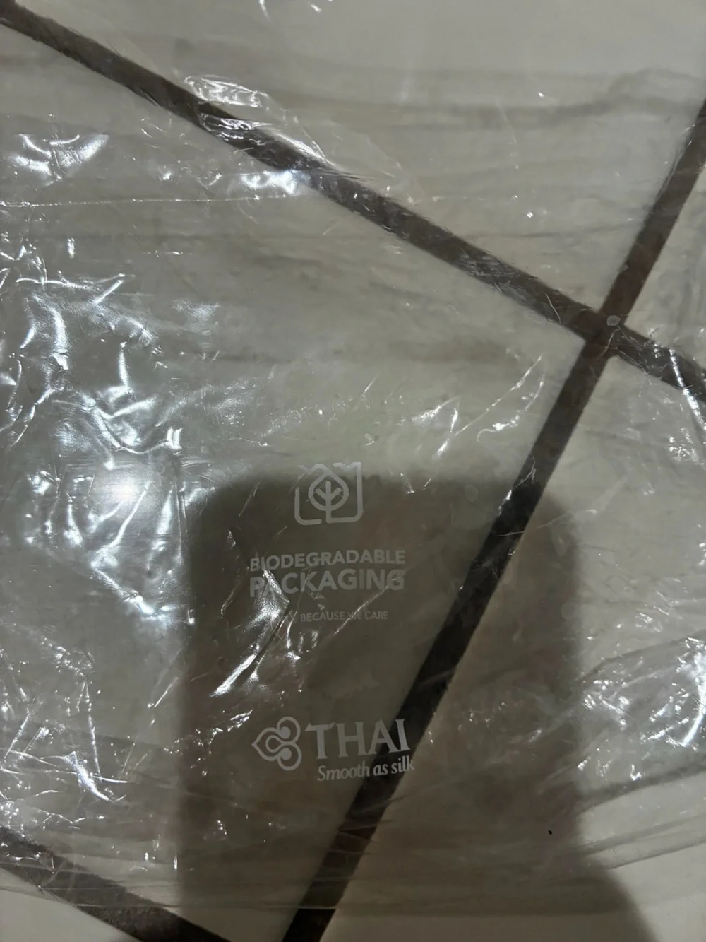 Thai Airways × Jim Thompson Royal Silk Class Amenity Kit
